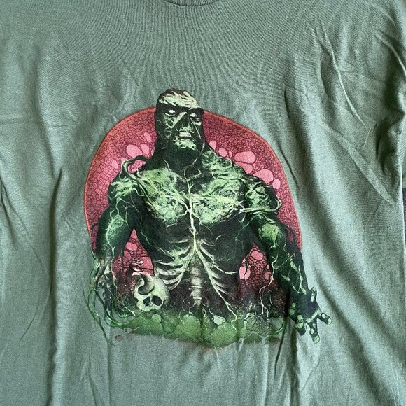 Swamp Thing T Shirt Justice League America Size L Exclusive Loot Crate BNWT - Picture 2 of 6